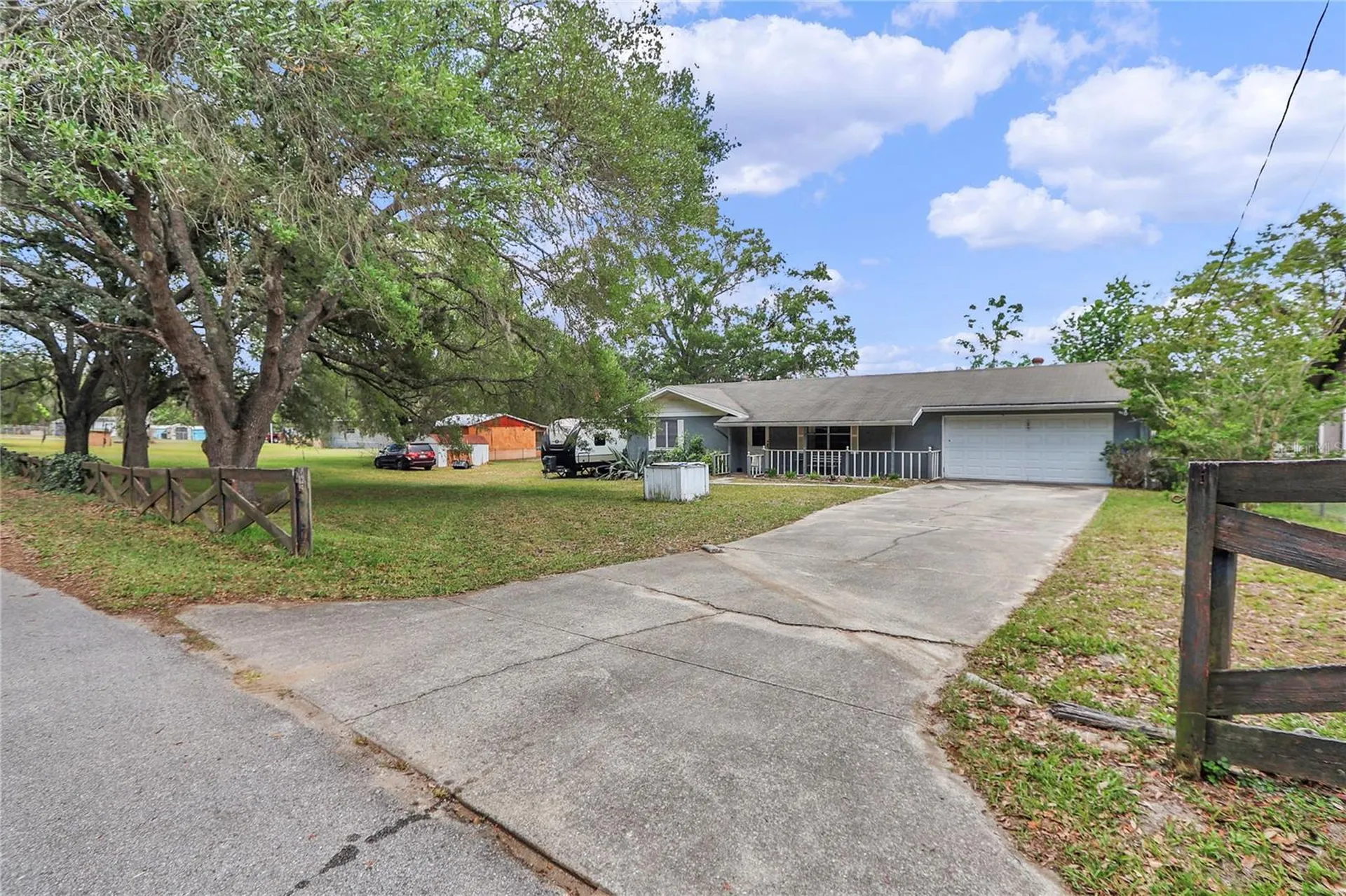 16738 SE 63 Lane Ocklawaha FL 32179