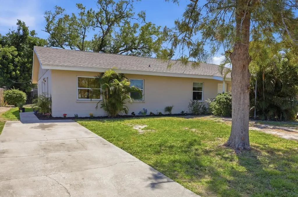 4501 86th Street Court W Bradenton FL 34210
