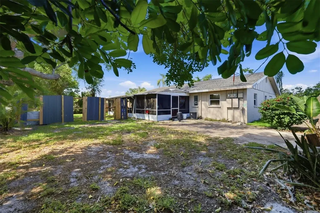 4501 86th Street Court W Bradenton FL 34210