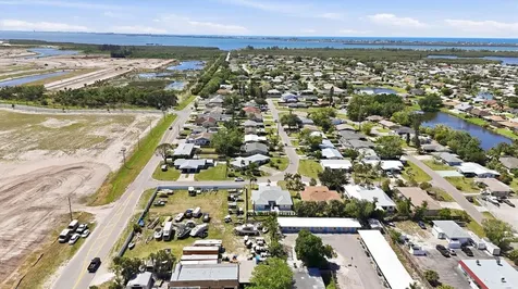 4501 86th Street Court W Bradenton FL 34210