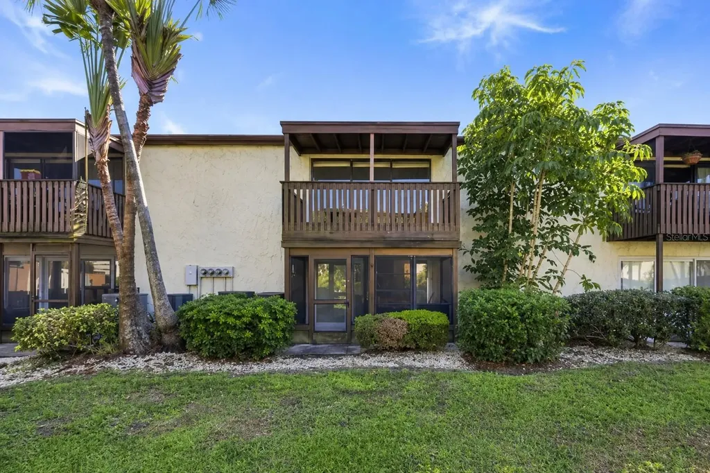 723 115th Avenue N St Petersburg FL 33716