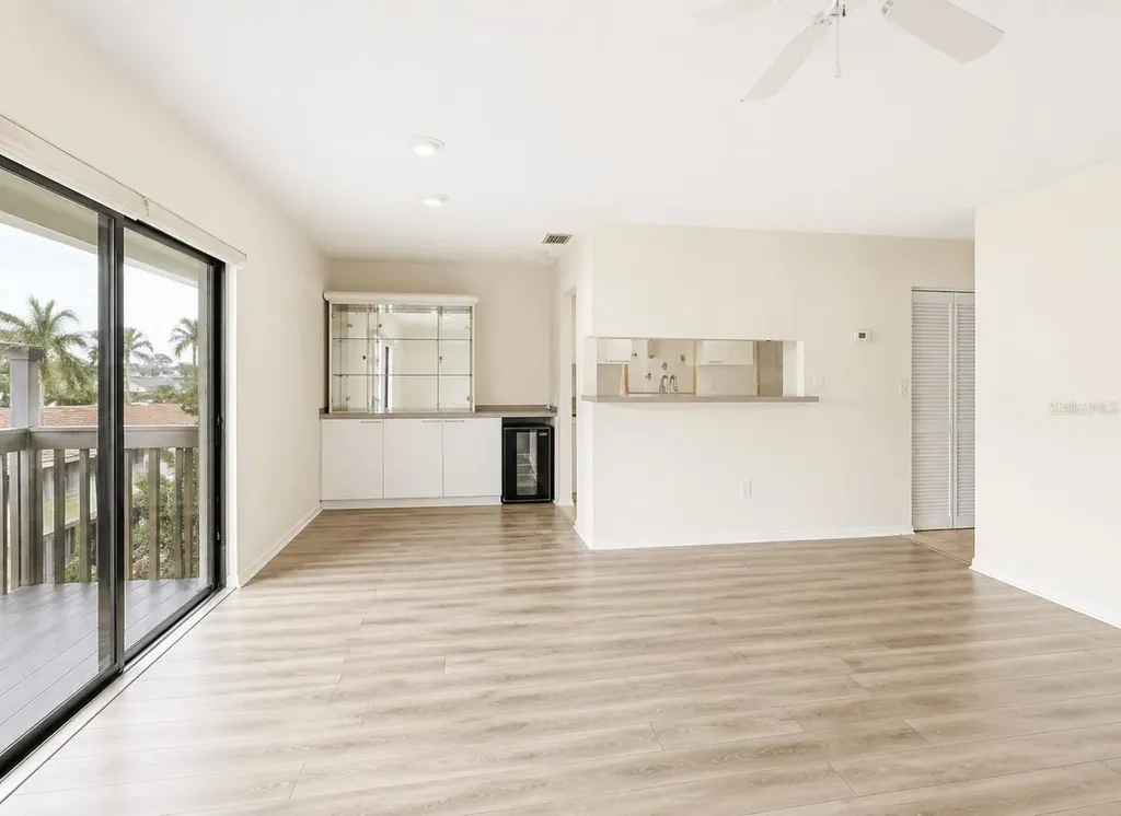 723 115th Avenue N St Petersburg FL 33716