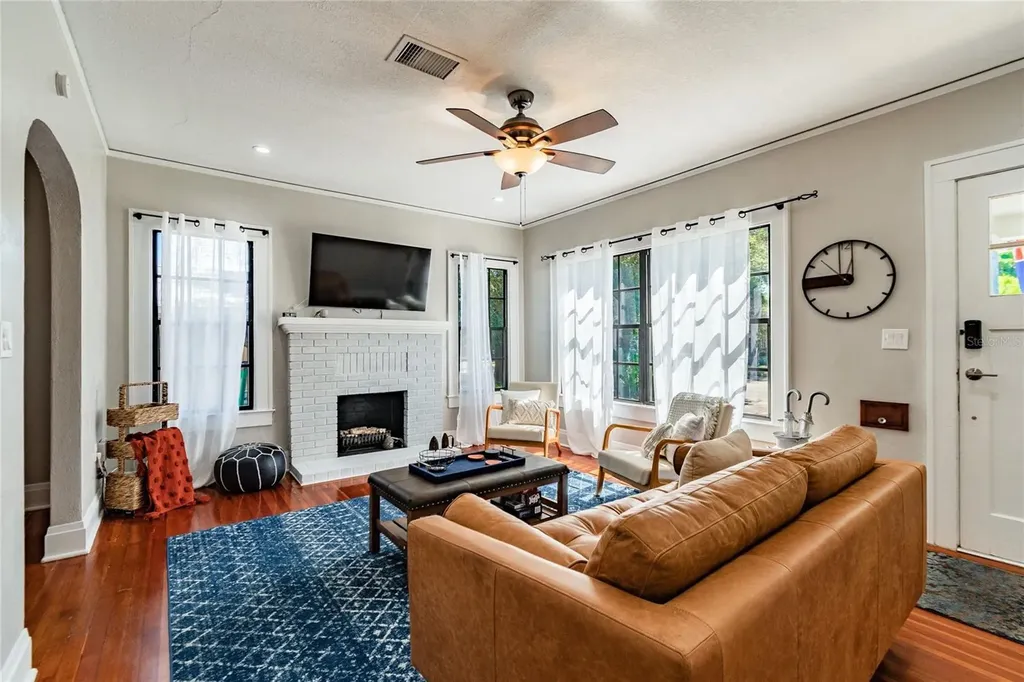 310 E Paris Street Tampa FL 33604