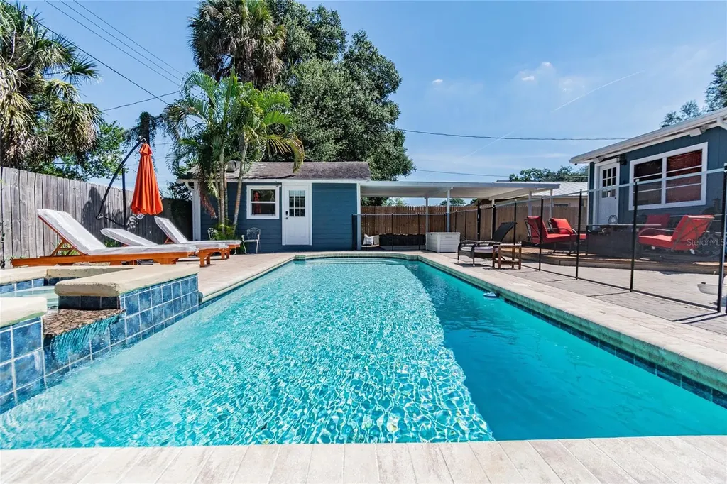 310 E Paris Street Tampa FL 33604