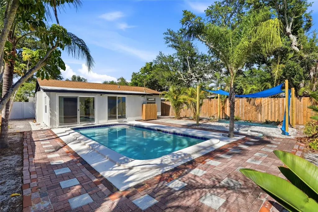 8020 24th Avenue N St Petersburg FL 33710