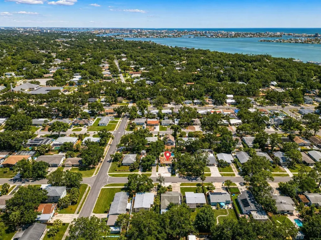 8020 24th Avenue N St Petersburg FL 33710