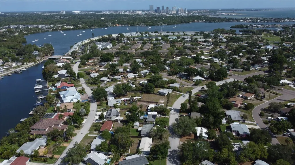 4101 Neptune Drive SE St Petersburg FL 33705