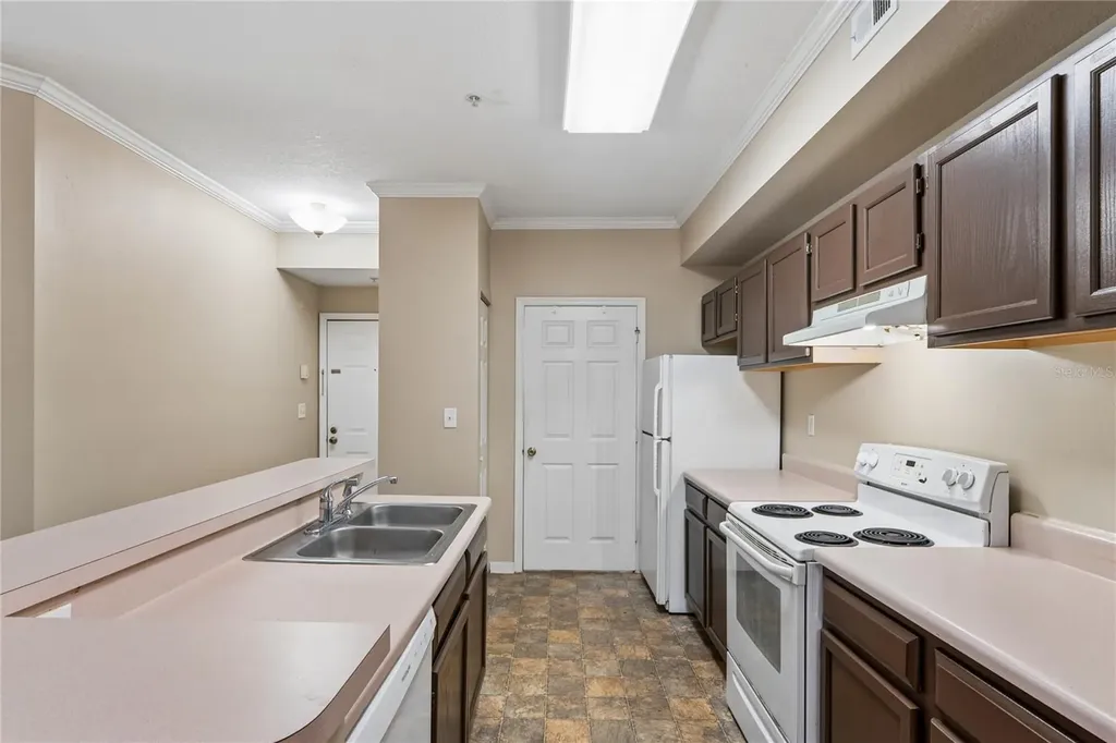 5618 Pinnacle Heights Circle Tampa FL 33624