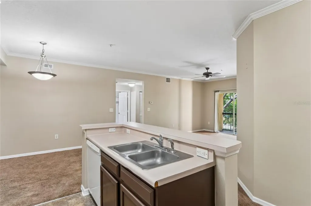 5618 Pinnacle Heights Circle Tampa FL 33624