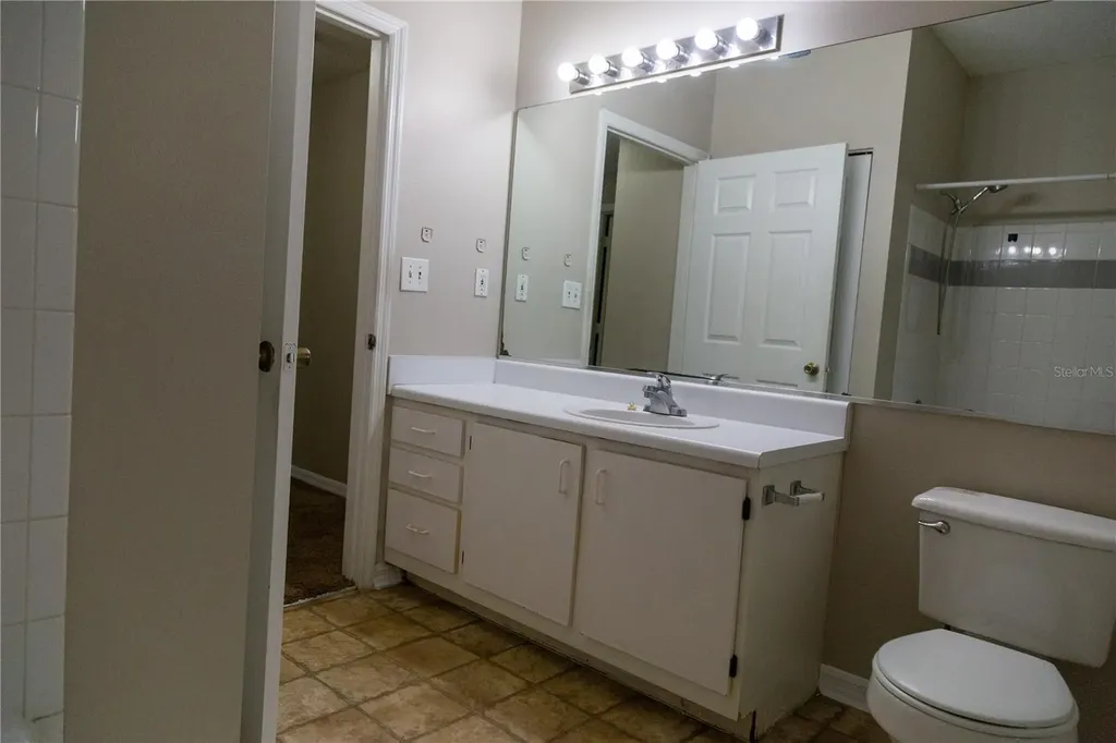 5618 Pinnacle Heights Circle Tampa FL 33624
