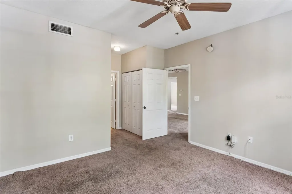 5618 Pinnacle Heights Circle Tampa FL 33624