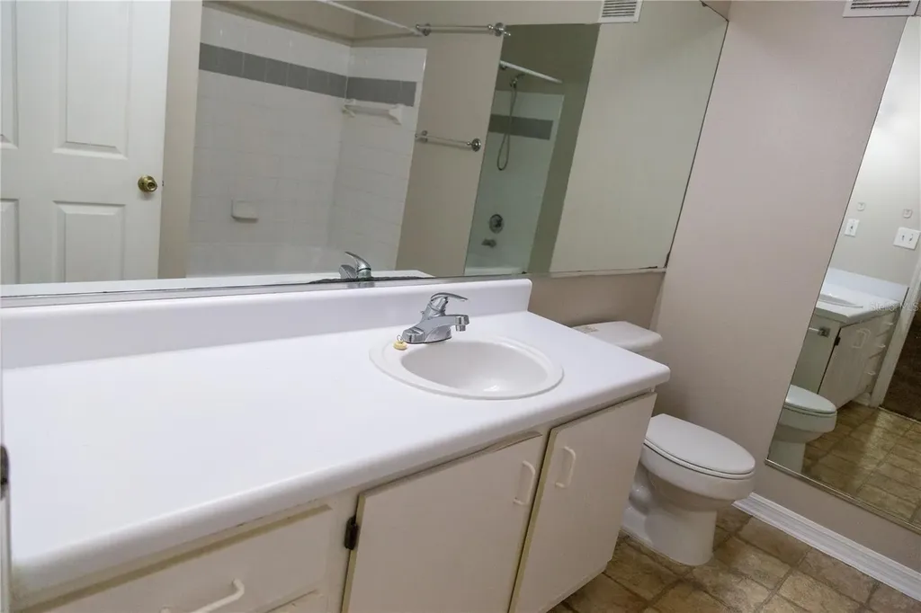 5618 Pinnacle Heights Circle Tampa FL 33624