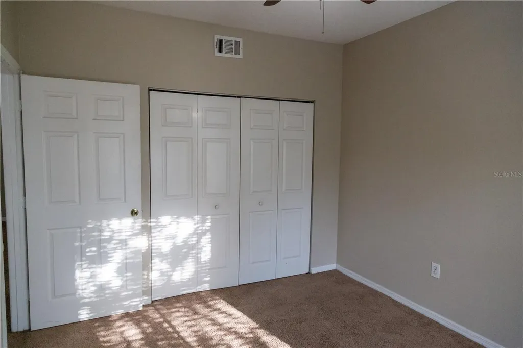 5618 Pinnacle Heights Circle Tampa FL 33624