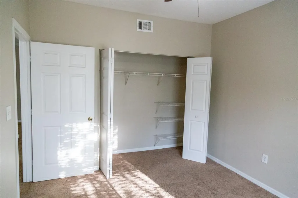 5618 Pinnacle Heights Circle Tampa FL 33624