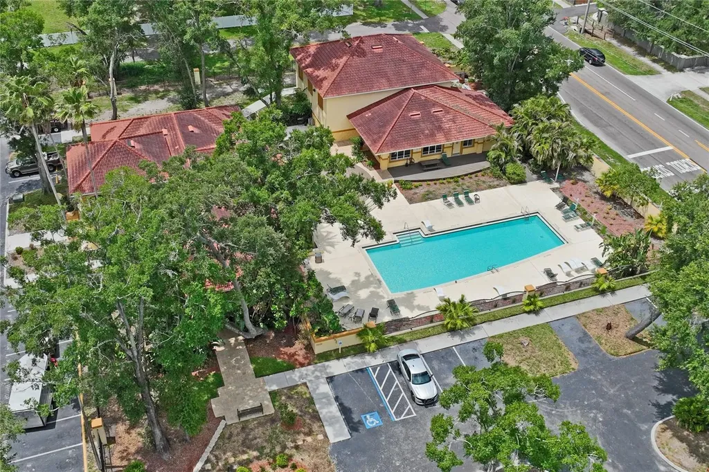 5618 Pinnacle Heights Circle Tampa FL 33624