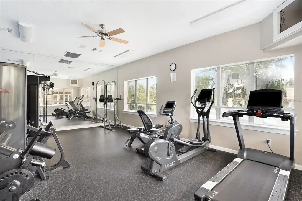 5618 Pinnacle Heights Circle Tampa FL 33624