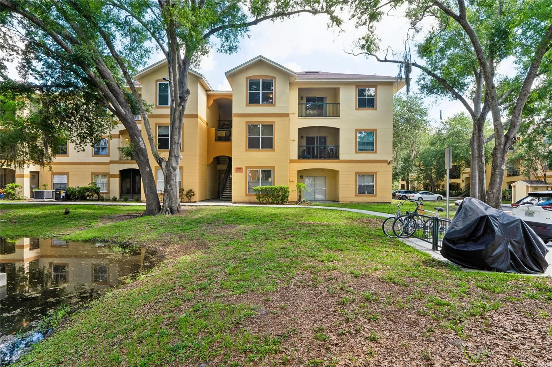 5618 Pinnacle Heights Circle Tampa FL 33624