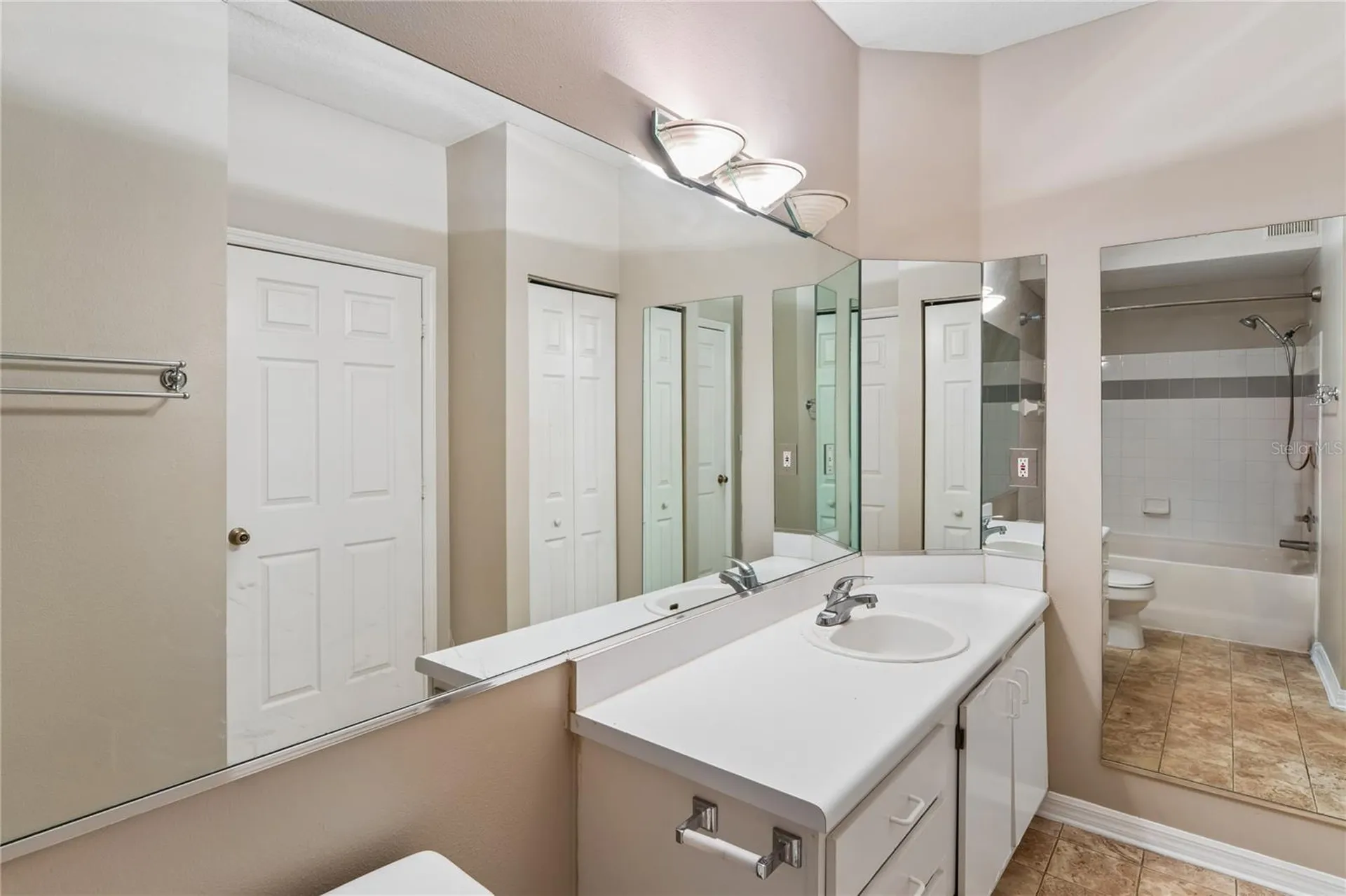 5618 Pinnacle Heights Circle Tampa FL 33624