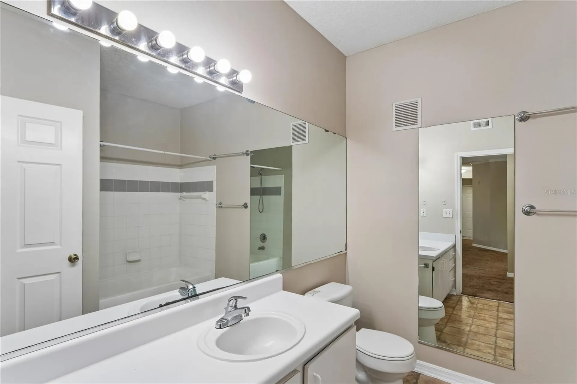 5618 Pinnacle Heights Circle Tampa FL 33624