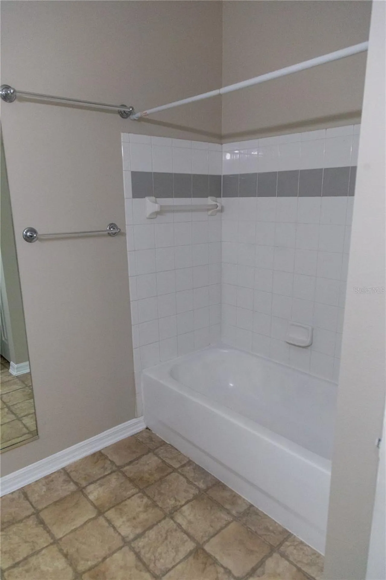 5618 Pinnacle Heights Circle Tampa FL 33624