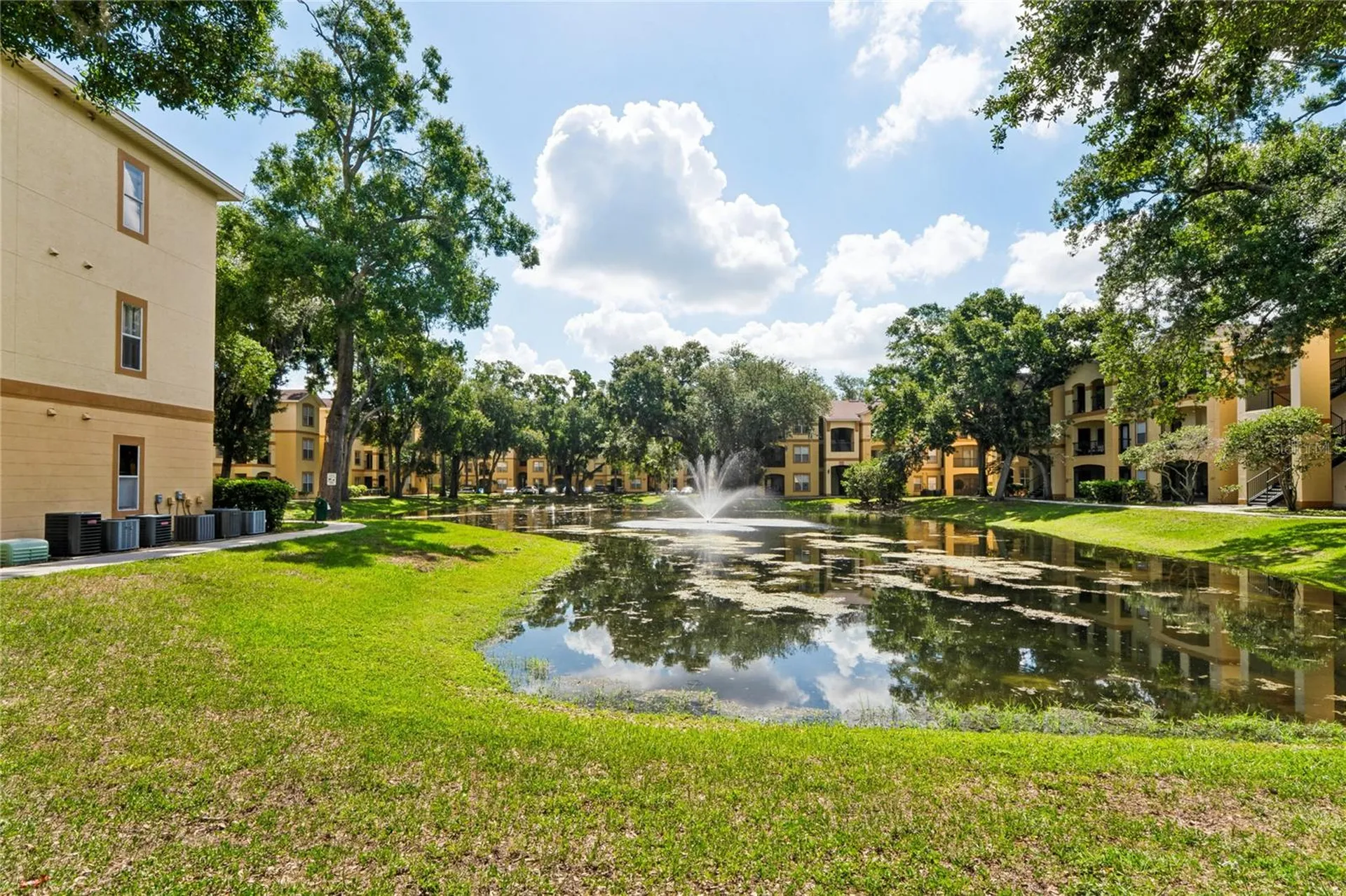 5618 Pinnacle Heights Circle Tampa FL 33624