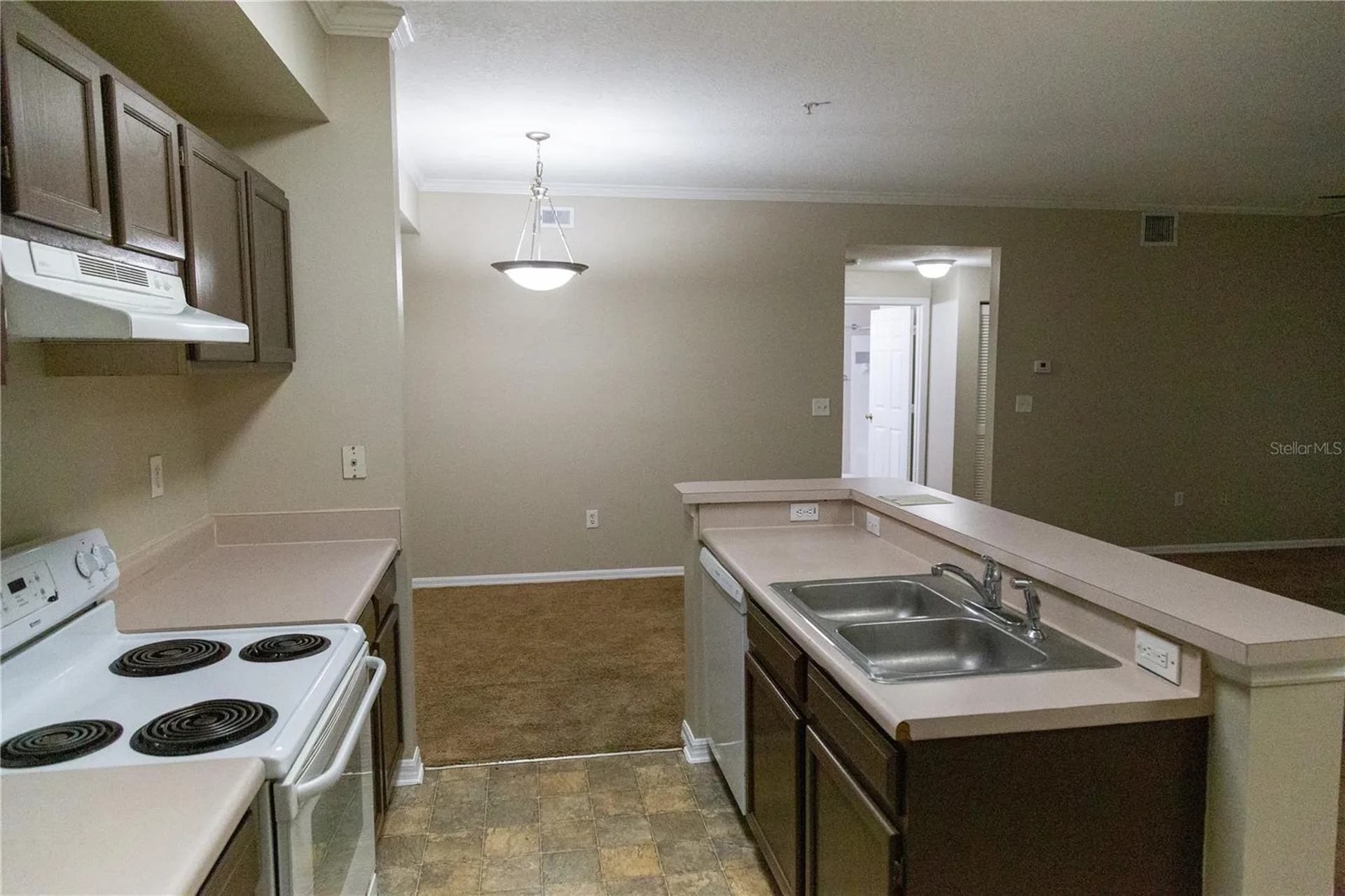 5618 Pinnacle Heights Circle Tampa FL 33624