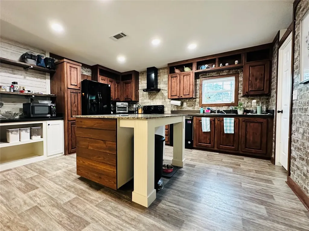 14251 SE 21st Place Morriston FL 32668
