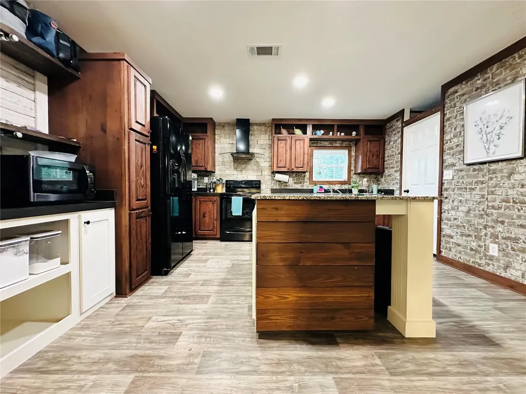 14251 SE 21st Place Morriston FL 32668