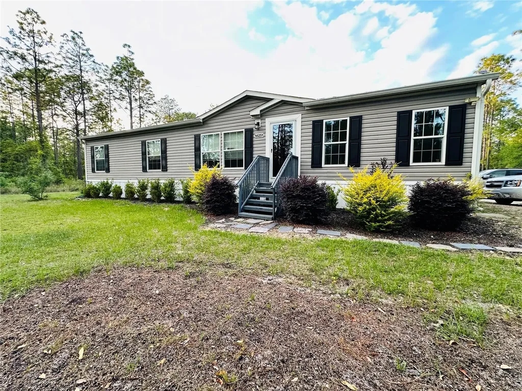 14251 SE 21st Place Morriston FL 32668