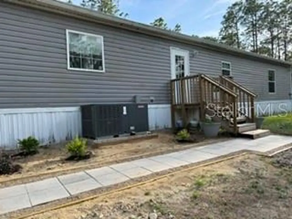 14251 SE 21st Place Morriston FL 32668