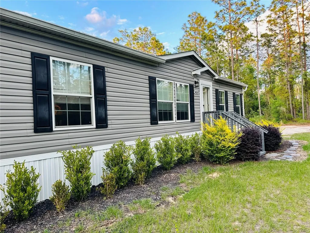 14251 SE 21st Place Morriston FL 32668