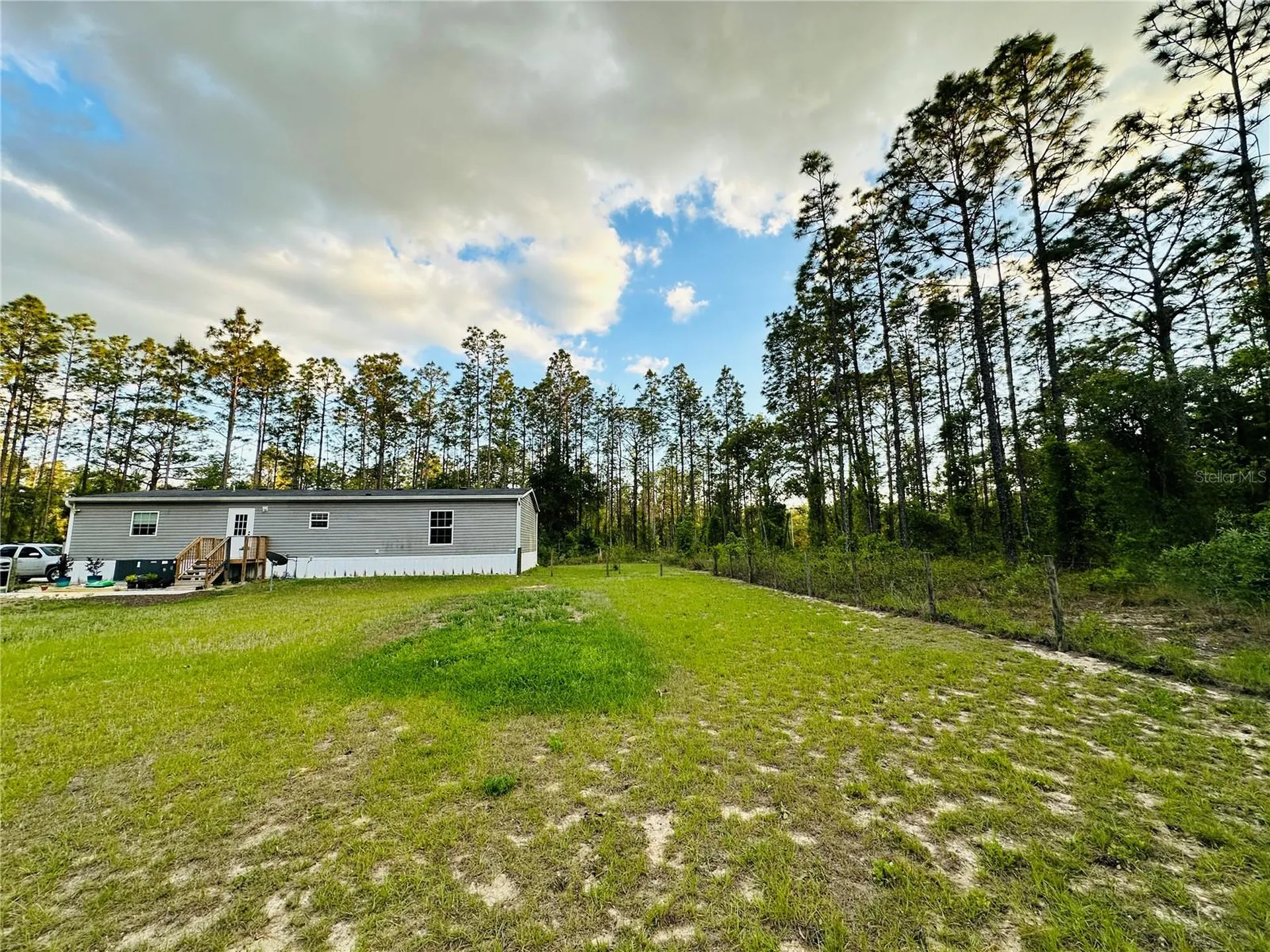 14251 SE 21st Place Morriston FL 32668