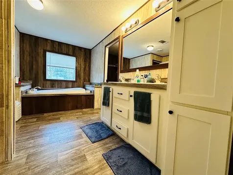 14251 SE 21st Place Morriston FL 32668