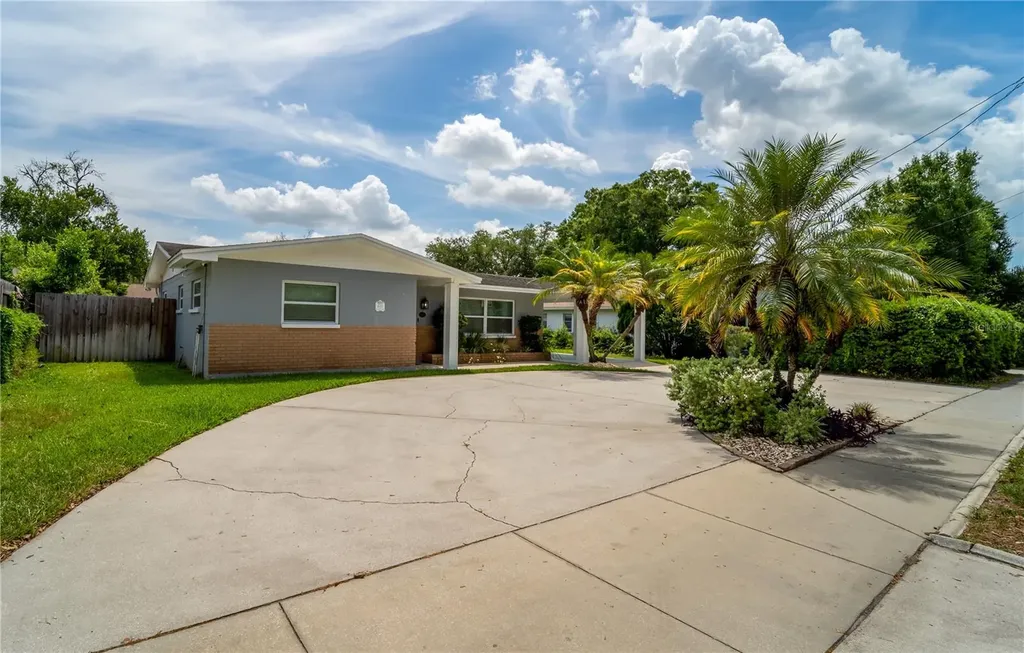 6007 N Himes Avenue Tampa FL 33614