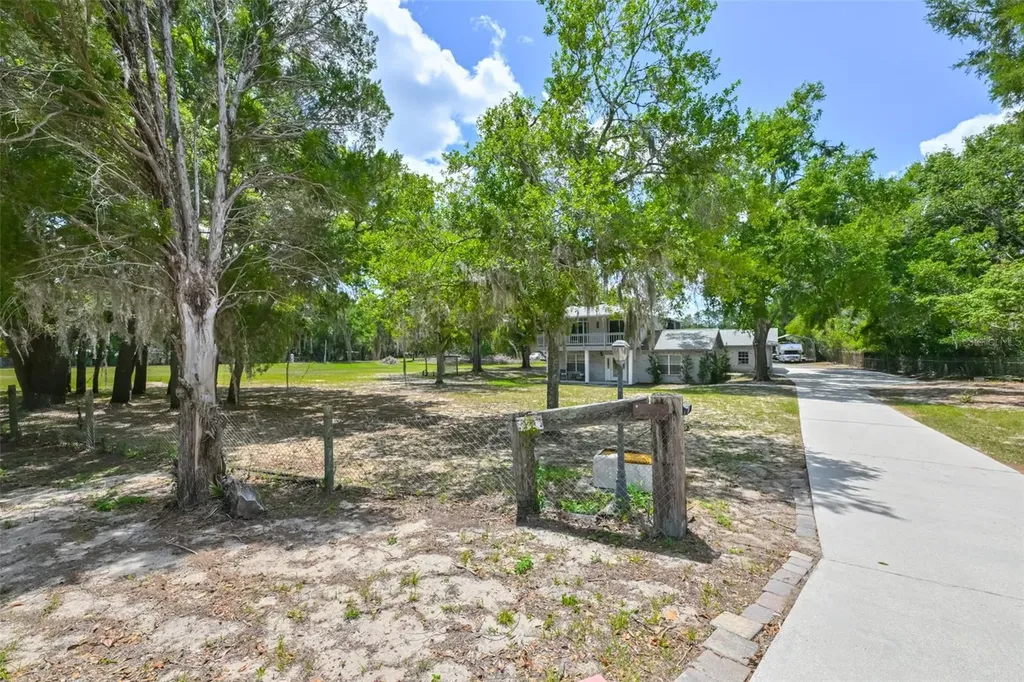 2802 Hideaway Lane Valrico FL 33596