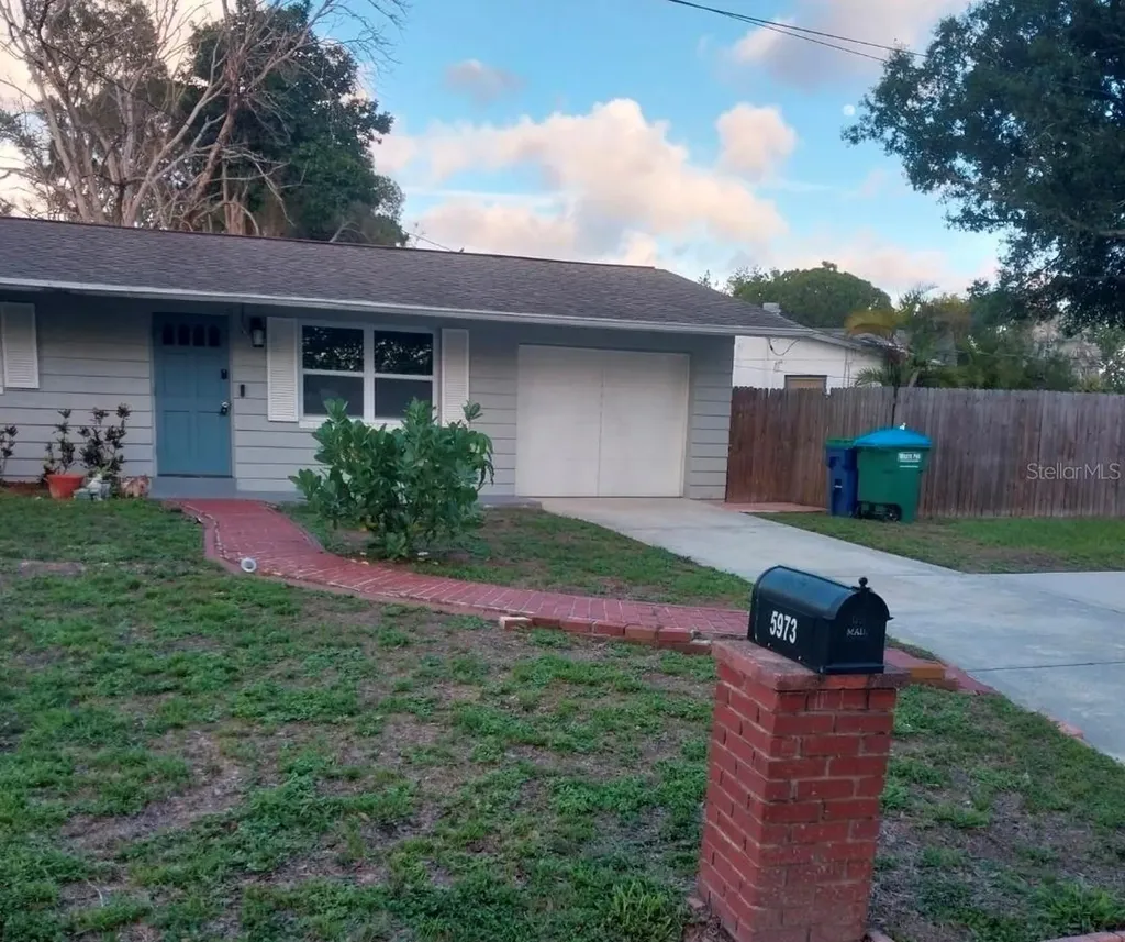 5973 Mckee Lake Drive N St Petersburg FL 33709