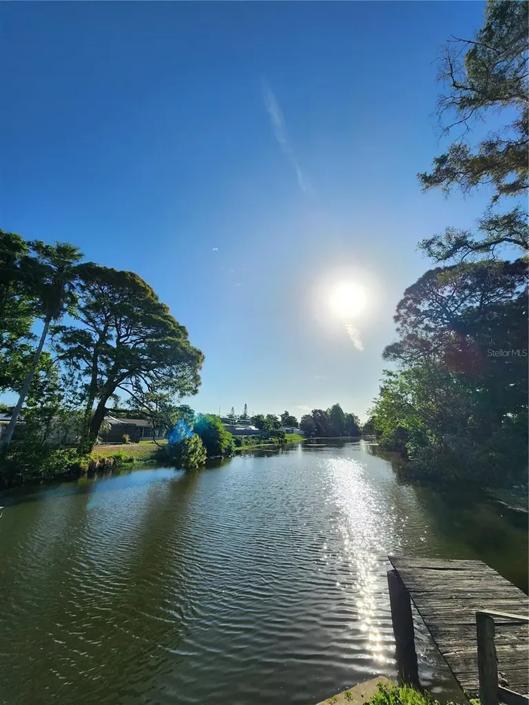 5973 Mckee Lake Drive N St Petersburg FL 33709