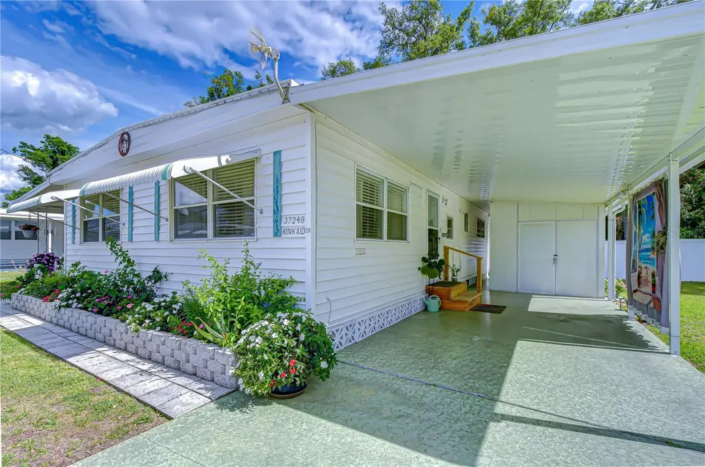 37248 Kinkaid Drive Zephyrhills FL 33541