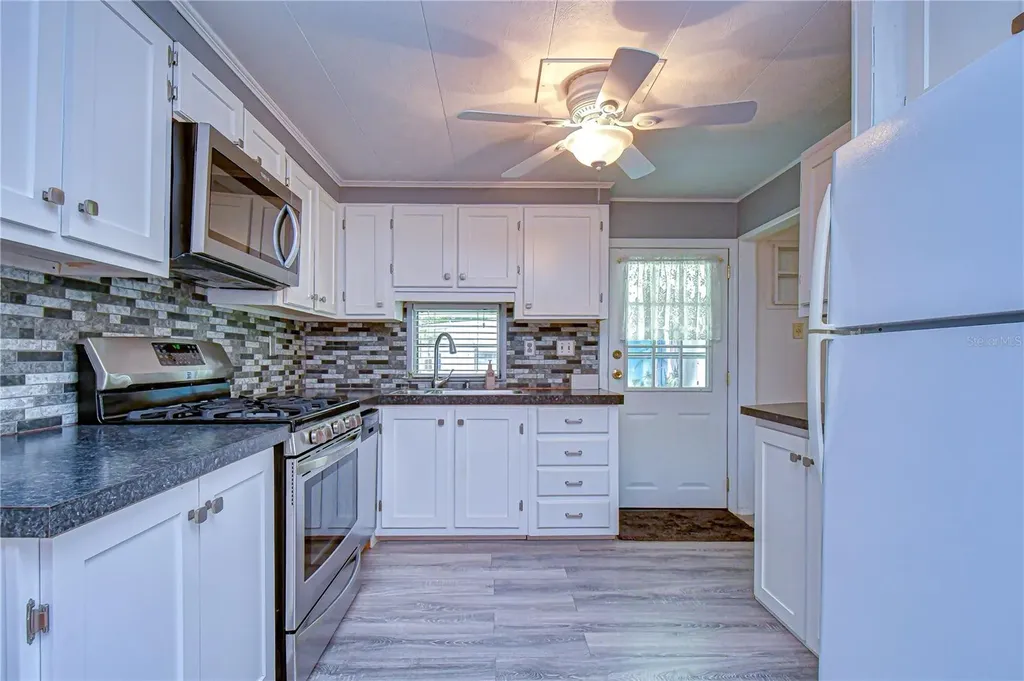 37248 Kinkaid Drive Zephyrhills FL 33541