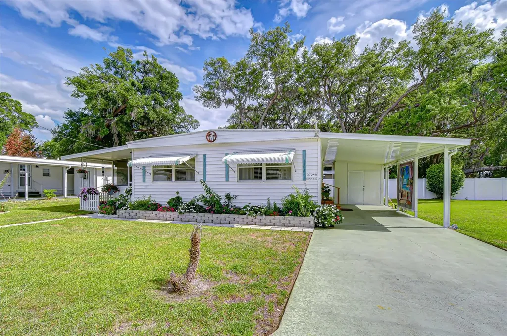 37248 Kinkaid Drive Zephyrhills FL 33541
