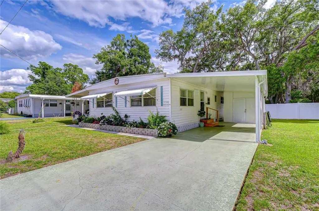 37248 Kinkaid Drive Zephyrhills FL 33541