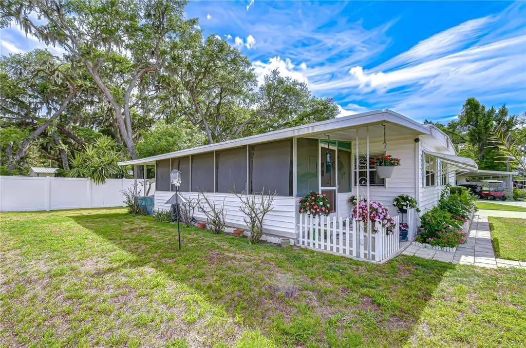 37248 Kinkaid Drive Zephyrhills FL 33541