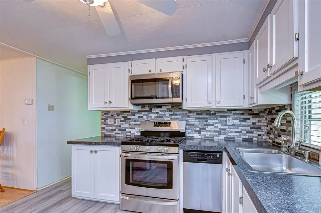 37248 Kinkaid Drive Zephyrhills FL 33541