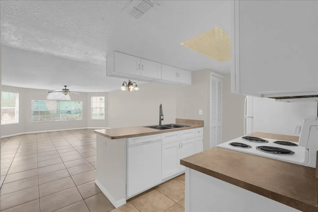 2731 N Poinciana Boulevard Kissimmee FL 34746