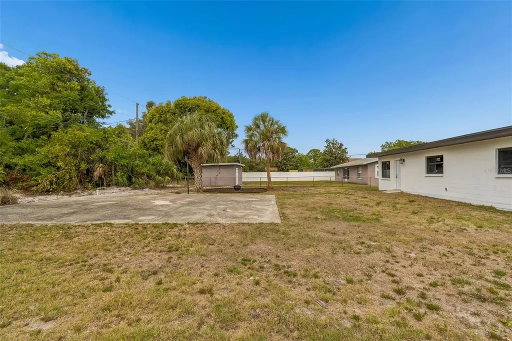 2550 Gomaz Way S St Petersburg FL 33712