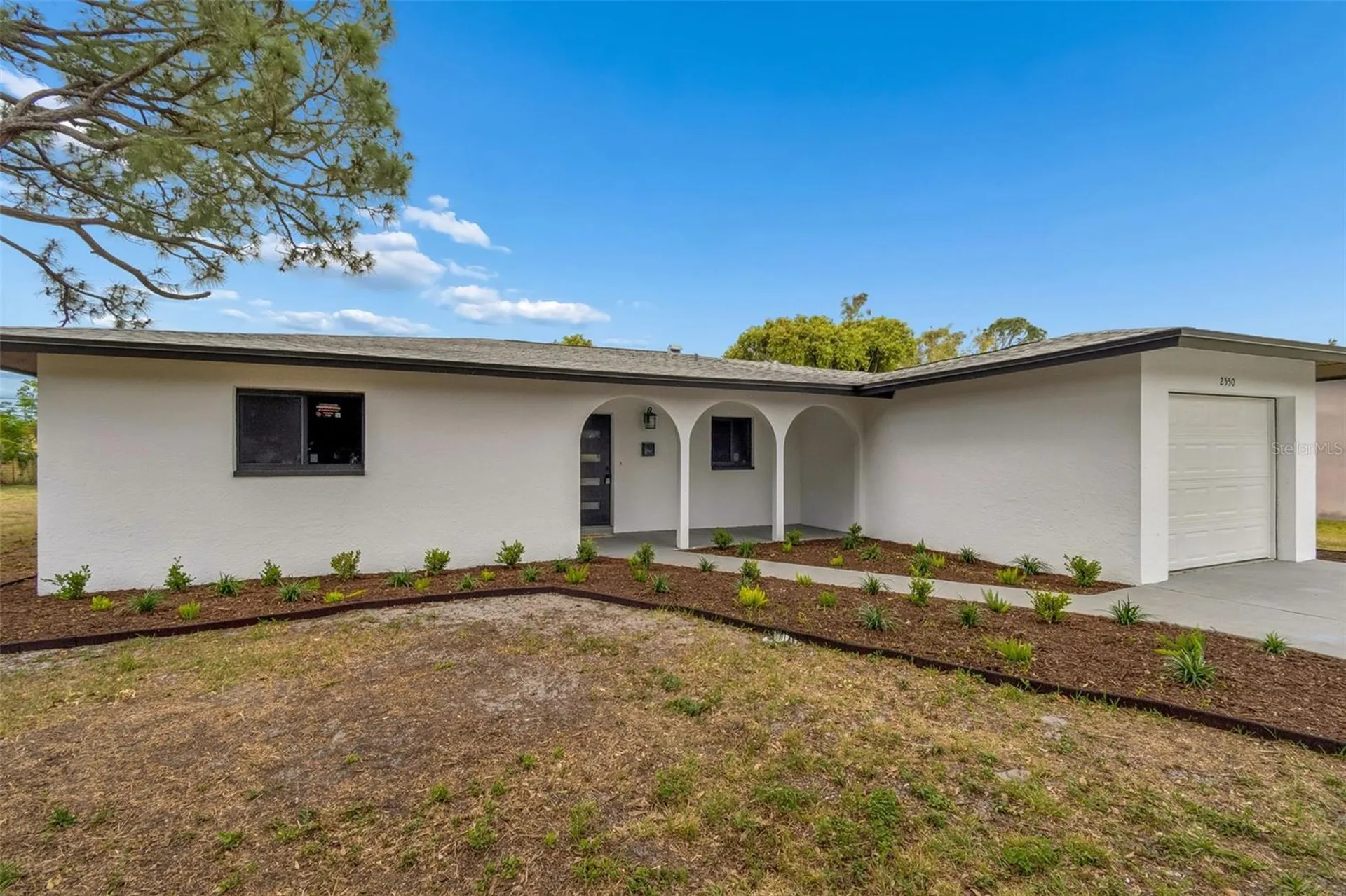 2550 Gomaz Way S St Petersburg FL 33712