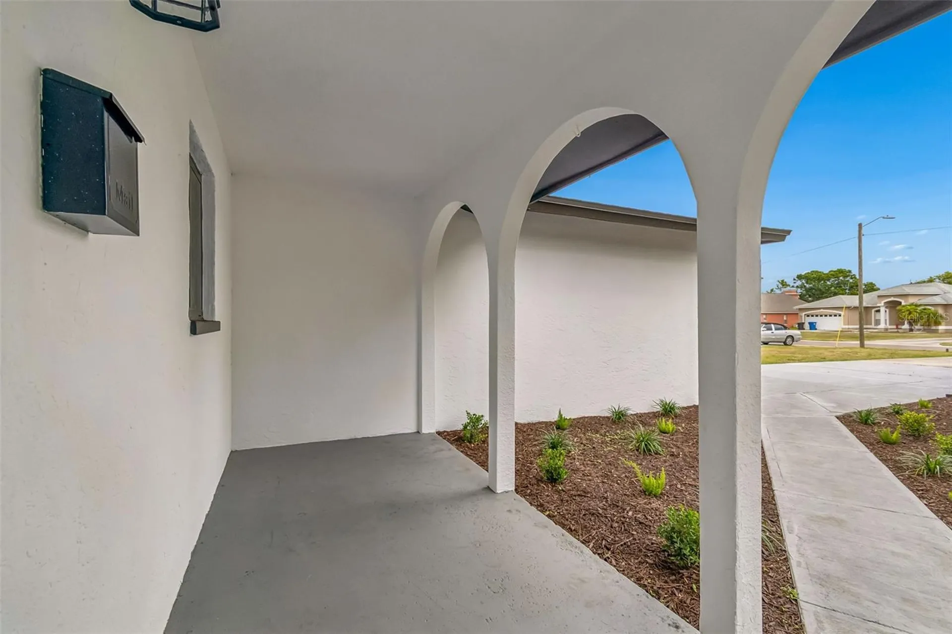 2550 Gomaz Way S St Petersburg FL 33712