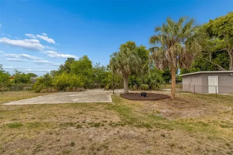 2550 Gomaz Way S St Petersburg FL 33712