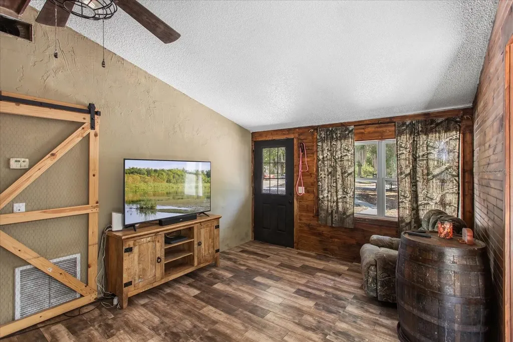 160 Deerpath Road Debary FL 32713