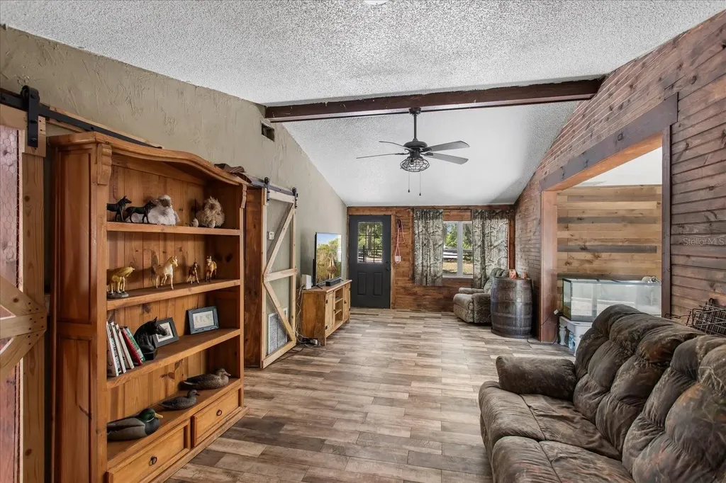 160 Deerpath Road Debary FL 32713